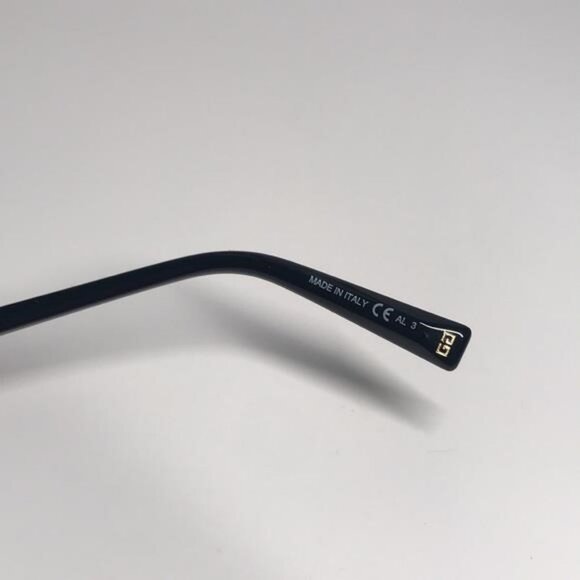 New Authentic Givenchy GV7180/S Sunglasses – Black Frame / Grey - Picture 11 of 12